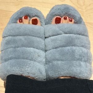 UGG Fluff Yeah Slide Sandals • Grey Shearling • Women’s Size 8